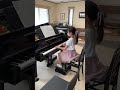 レオポルト・モーツァルト作曲の『メヌエット』を弾くＲＮちゃん（小学３年生）