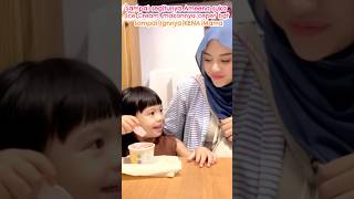 Sampai segitunya Ameena suka Ice Cream, mknnya cpt bgt sampai tgnnya kena Mama #ameenaattahalilintar