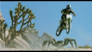 Eight Legged Freaks (2002) Chased By Giant Spiders