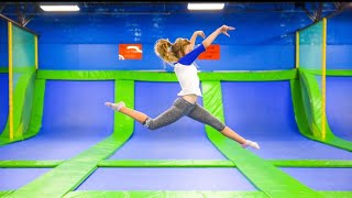 Jumping world/ trampoline park/ kids play games