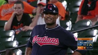 CLE@BAL: Alomar dives out of the way of a line drive