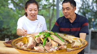 Yan cuisine :treating father with stew goose and river snails . so delicious