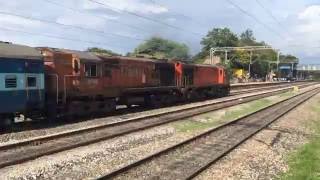 DIESEL MULTIPLE UNIT powers 12734/Narayanadri SF Express SC-TPTY