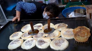 hotteok(korean sweet pancake) / korean street food