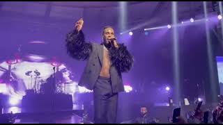 Burna Boy Performing Outside & The Energy is 🔥🔥 | WATCH