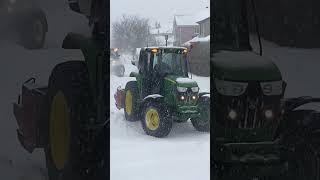 At  St-Hubert , Winter storm warning today. Be safe everyone !!!