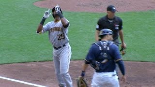 PIT@MIL: Pirates launch three solo long balls