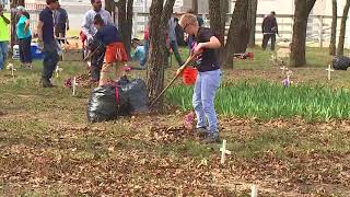 Volunteers Clean Slave Cemetery