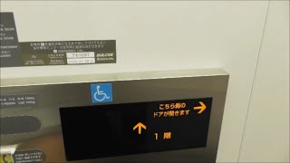 新函館北斗駅ホームのエレベーター