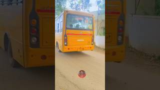 💥ஸ்கூல் வேன் வளைவில் பின்னாடியே செல்கிறது💛🚍| #reversevideo #hornsound #bus #shorts #trending #travel