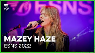 Mazey Haze met o.a. 'Sad Lonely Groove' en 'Headspin' op ESNS 2022 | NPO 3FM