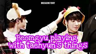 [Taegyu Moments] Beomgyu Playing with Taehyun's Things