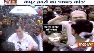 Rishi Kapoor And Randhir Kapoor Slap Journalists, Fans During Ganesh Visarjan