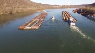 Ohio River Towboats (DJI Phantom 3 Drone)