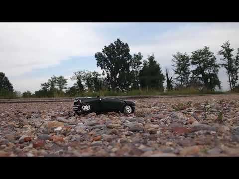 bburago mini 1/18 is crushed by crazy ford driver bburago mini 1/18 is crushed by crazy ford driver