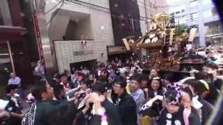 平成26年 三崎稲荷神社例大祭 西神田町會神輿渡御です。