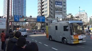 第一京浜（折り返し後）を通過していく東京マラソン2016の先頭集団