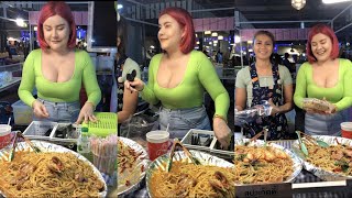 Sexy Thai Lady Sell Spaghetti at Pattaya Thepprasit Night Market 😉