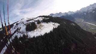 Paragliding in Eggberge (snow) - landing in Flüelen