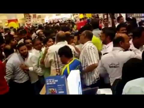 90% sale on LCDs, laptops and gadgets in Dubai ended up in chaos! 90% sale on LCDs, laptops and gadgets in Dubai ended up in chaos!