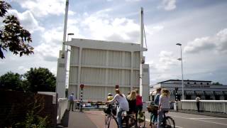 Brugopening Haagse Schouwbrug Ophaalbrug/ Drawbridge Leiden