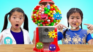 Emma Jannie and Liam Plays with Colorful Gumball Machine Toys for Kids