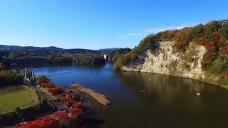 亀山湖の紅葉（空撮）　Autumn leaves of Kameyama Lake(aerial)