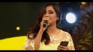 Shreya Ghoshal Singing | Aatach Baya Ka Baavarla Song | Ajay Atul | Sairat With Subtitles