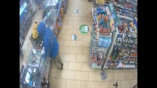 Maryland convenience store robbery caught on camera; police searching for suspect | FOX 5 DC