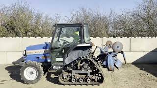 ISEKI GEAS 33s SEMI CRAWLER TRACTOR