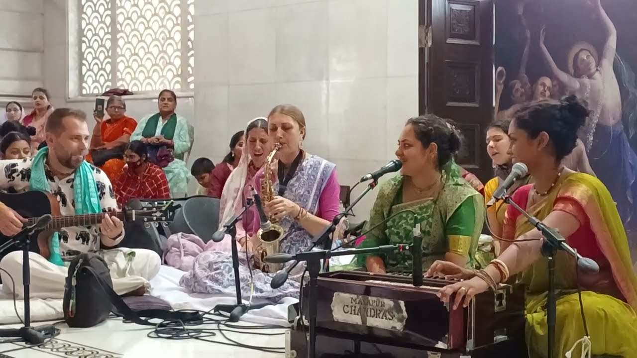 Kirtan By Mandakini Mataji & Vishaka Mataji | Harinam Utsav 2022 ...