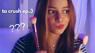 ASMR : Ta crush teste des trucs sur toi, t'es un peu son cobaye en fait (c'est n'imp)