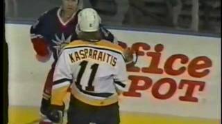 Mark Messier vs Darius Kasparaitis