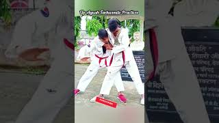 self defence on road side #missionsavenirbhaya #selfdefence #taekwondocamp #shorts   #shortvideo