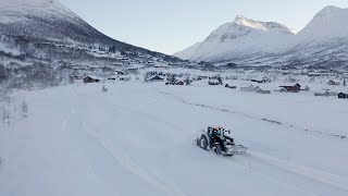 Brøyting med autostyring i snørike Stordal