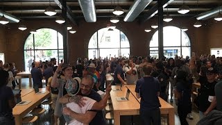 Grand opening of Brooklyn's first Apple Store