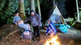 Giving Birth in the Forest - Water Birth Outdoors by a Camp Fire