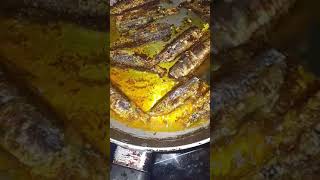 இந்த மீன் வருக்கும் போது மட்டும் பாருங்க வாசனையை...#shorts #trending #fish #cooking #foodie