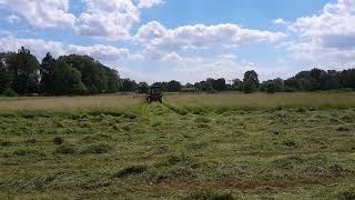 Kuhn FC 302 G+Belarus MTS 82