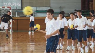 中学生にハンドボール指導 県立岩井高ハンドボール部 坂東市