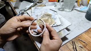 纯银手镯加工过程Processing and production of gold and silver jewelry, and processing of puresilver bracelets