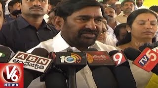 Leaders Distributes Bathukamma Sarees \u0026 Christmas Gifts Across Telangana State | V6 News