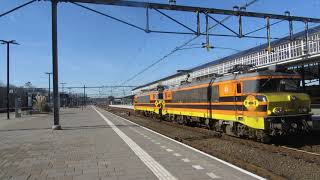 RRF 4401 4402 Rijdt met een toeter door Amersfoort