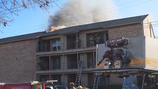 Austin Fire puts out north Austin apartment fire