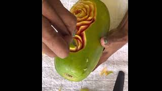 วิธีแกะดอกกุหลาบจากมะละกอ. Papaya carving #rose #Carving by Sunisa