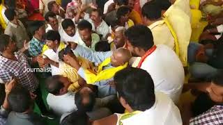 ఎంపీల దీక్ష‌లో ప్ర‌త్యేక ఆక‌ర్ష‌ణ‌గా ప‌రిటాల శ్రీరామ్ Paritala Sreeram at MPs Deeksha in Anantapuram