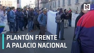 Manifestantes instalan plantón frente a Palacio Nacional - Paralelo 23