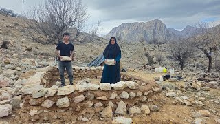 Nomadic Life | The Challenge of Building a Stone House in Nature - Perenkoch