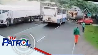 Sapul sa CCTV ang banggaan ng tatlong sasakyan sa Orion, Bataan | TV Patrol