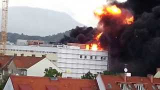 GRAZ: Der Tag nach der Explosion..Feuer und Explosionen auf Möbelhaus